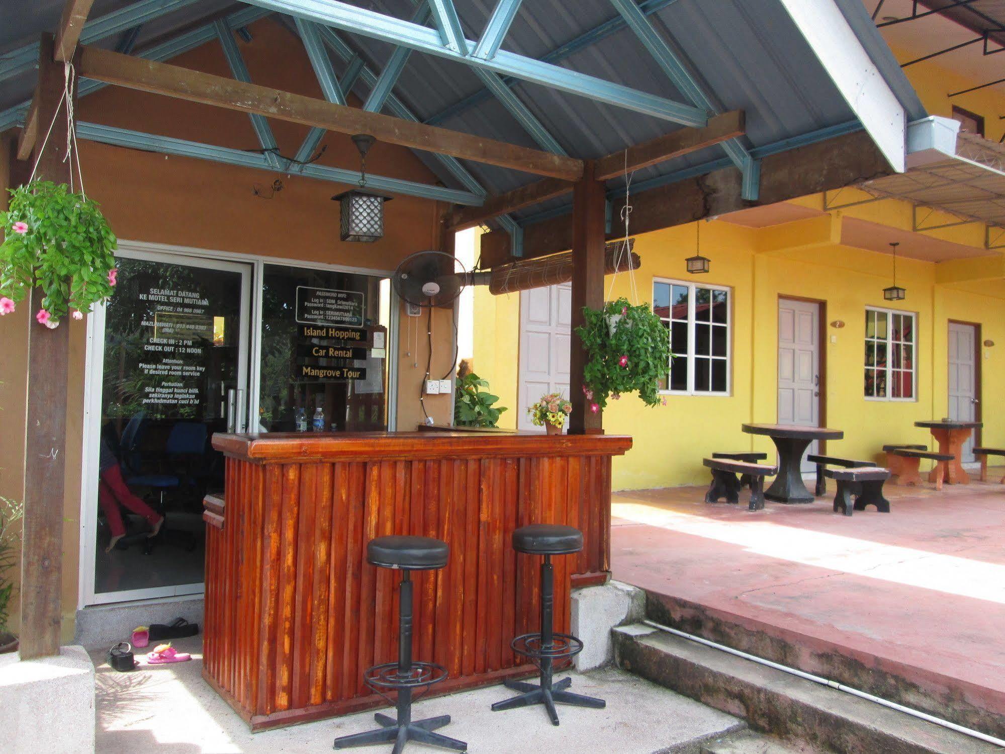 Motel Seri Mutiara Kuah Exterior photo